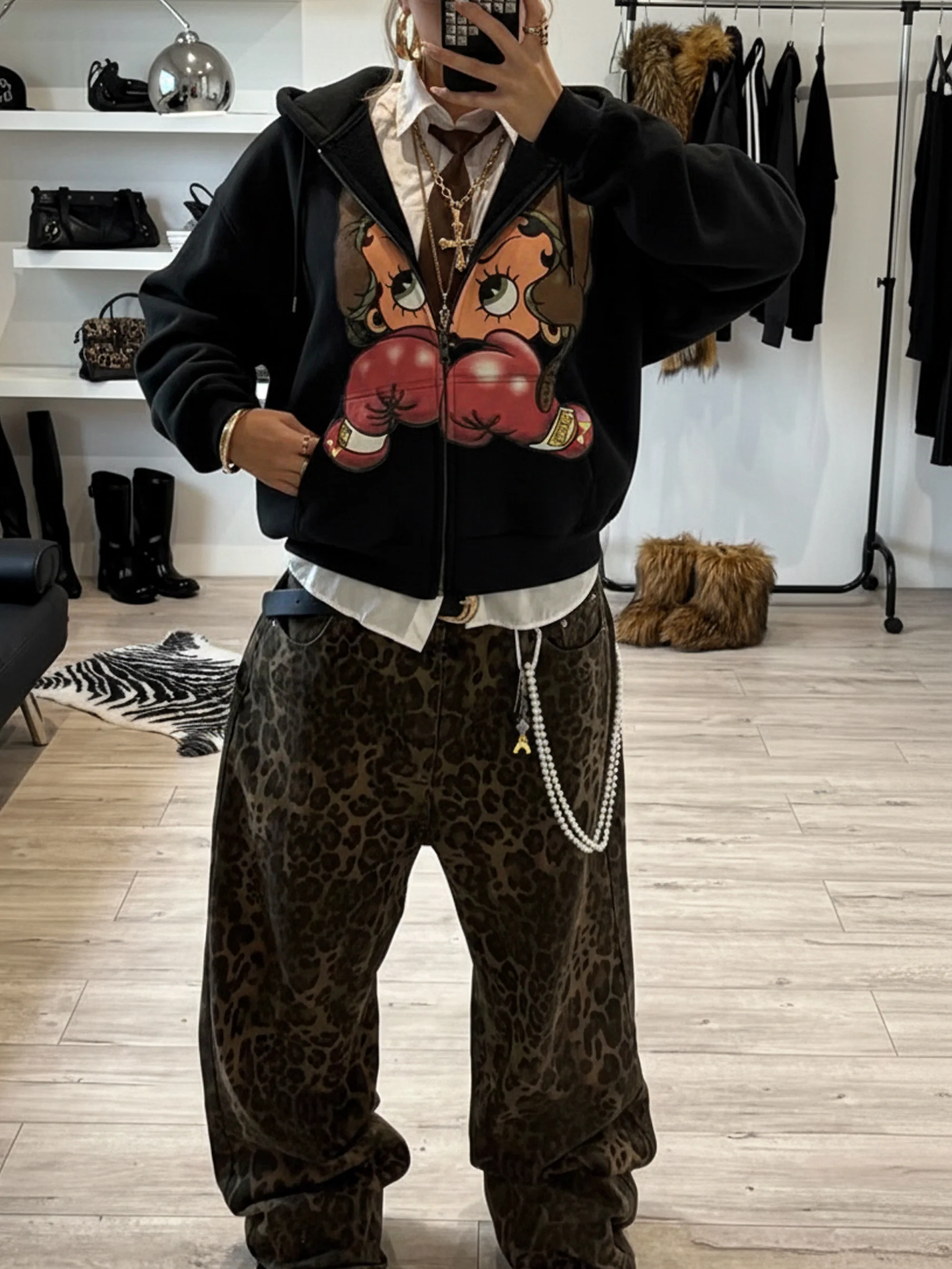 Vintage Betty Boop Boxing Graphic Hoodie - Y2K Aesthetic Boxy Zip-Up - Image 2