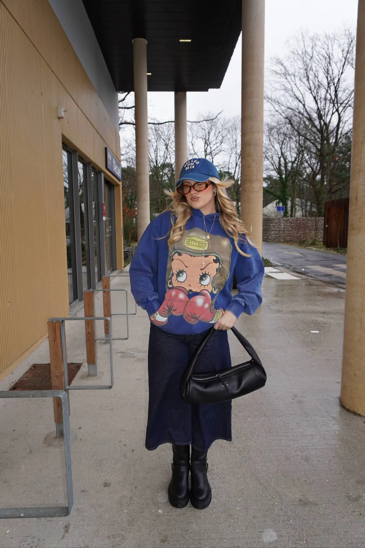 NOISSEY Heavyweight 425g "Boxing Girl" Vintage Wash Hoodie - Image 3