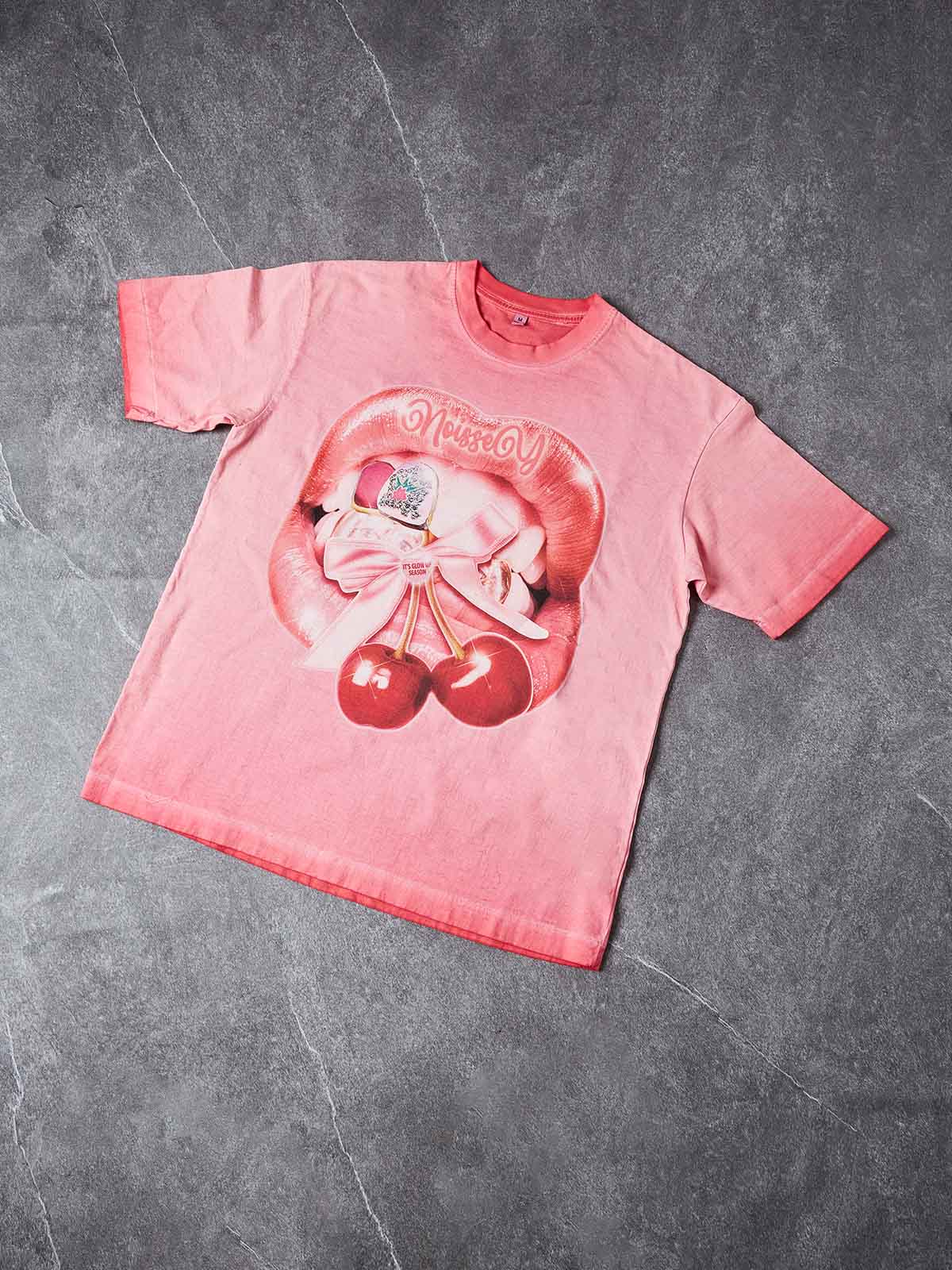 "CHERRY LIPS" GRILLZ SHIMMER TEE – VINTAGE PINK OVERSIZED STREETWEAR - Image 3