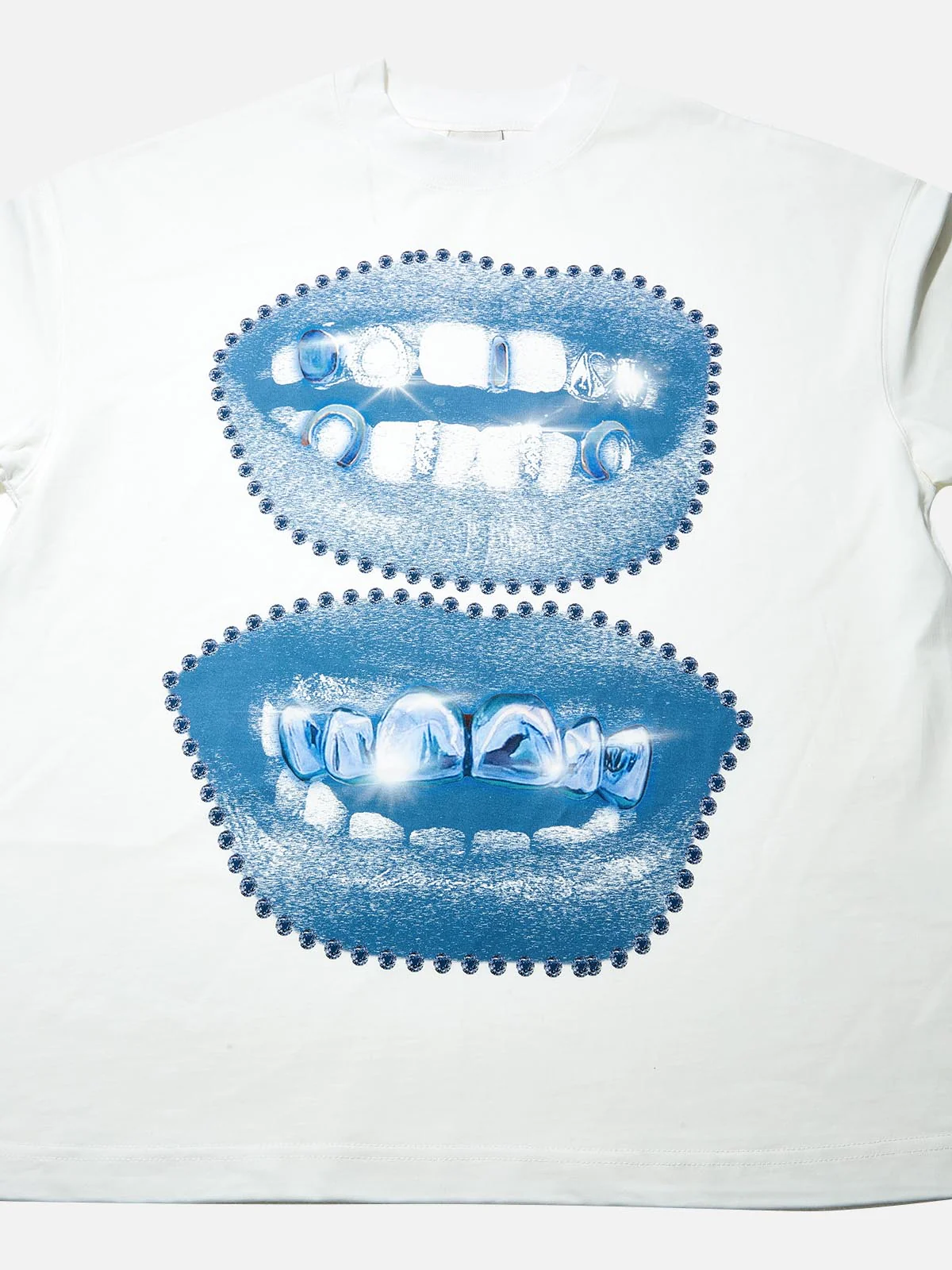 High-Quality Vintage Blue Lips Print 310g T-shirt - Image 3