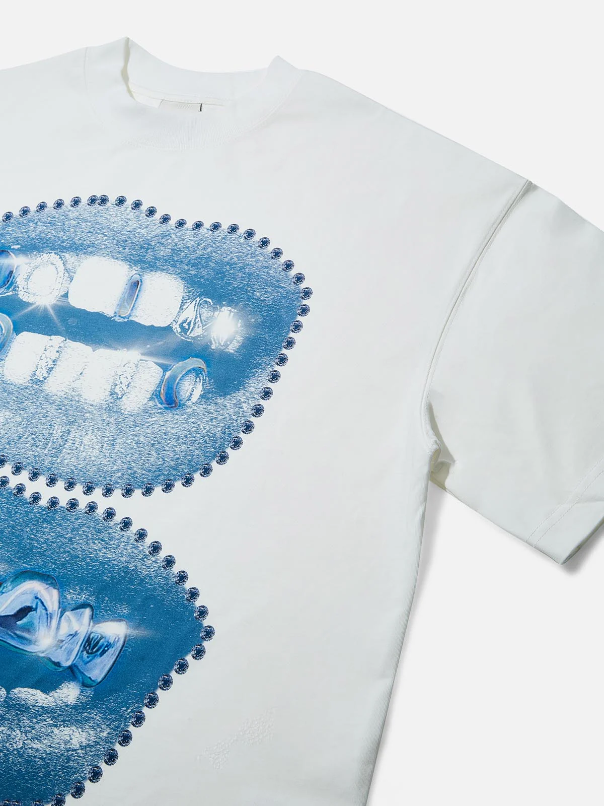 High-Quality Vintage Blue Lips Print 310g T-shirt - Image 6