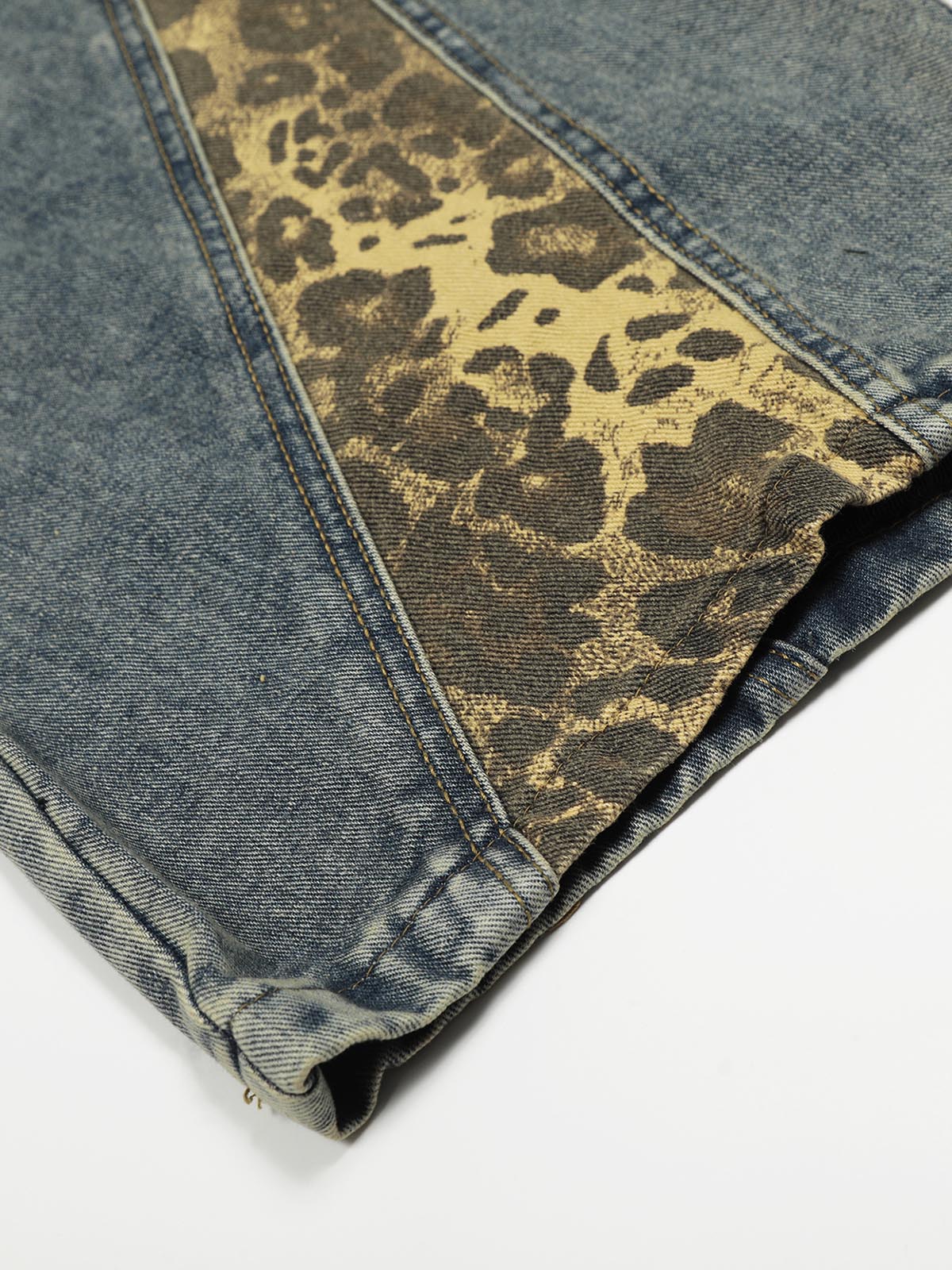 Leopard Print Patchwork Wide-Leg Jeans - Image 10