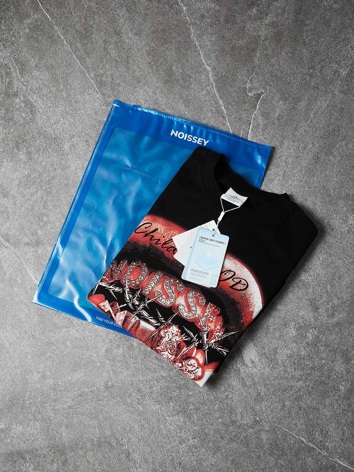 NOISSEY "CHILD OF GOD" GRILLS PRINT - RED LIPS OVERSIZED TEE - Image 4