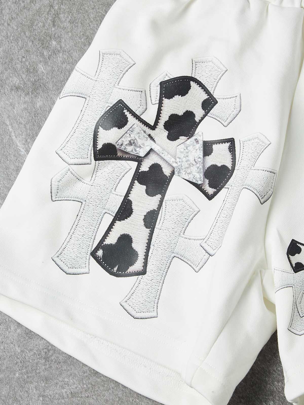 NOISSEY "COW CROSS" MONOCHROME APPLIQUÉ WIDE-LEG SHORTS - Image 3