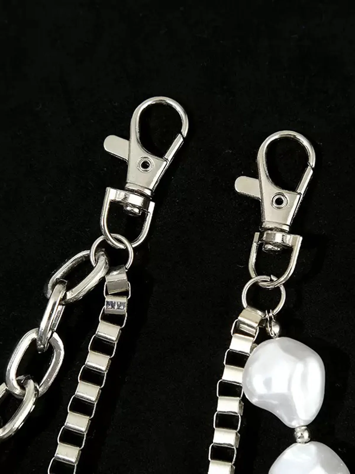 NOISSEY URBAN HYBRID - DOUBLE-LAYERED PEARL & METAL WAIST CHAIN - Image 4